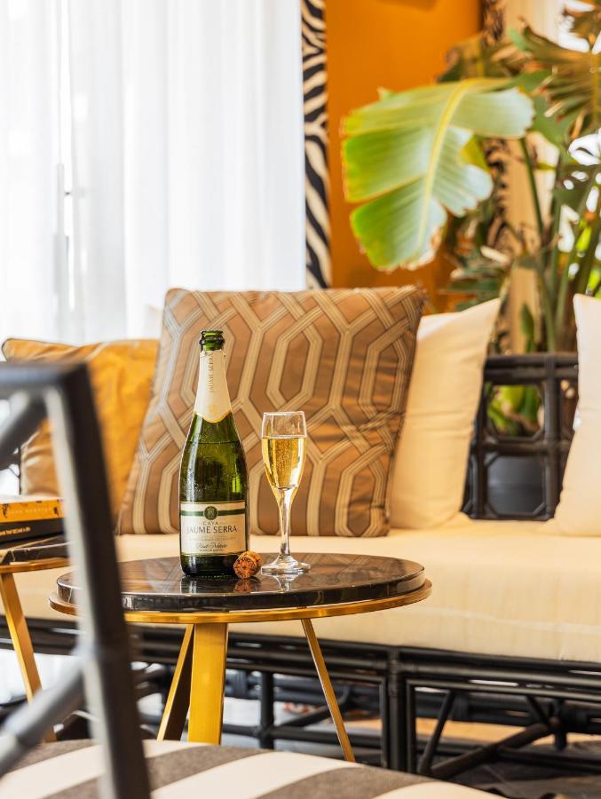 Beach Hotel By Zvieli Hotels Тел Авив Екстериор снимка