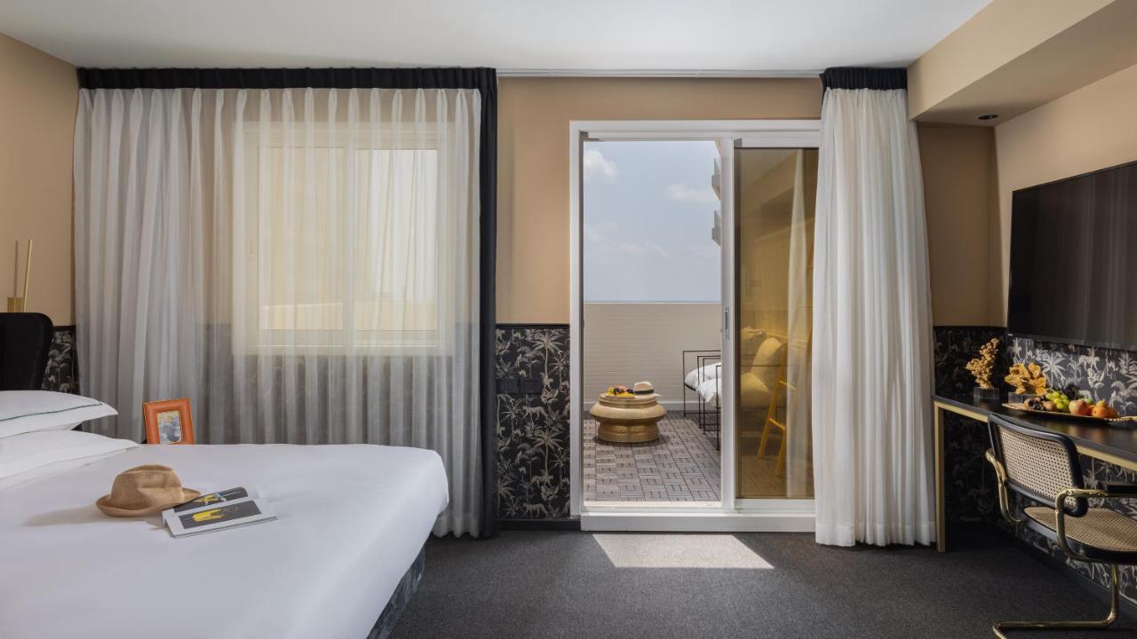 Beach Hotel By Zvieli Hotels Тел Авив Стая снимка