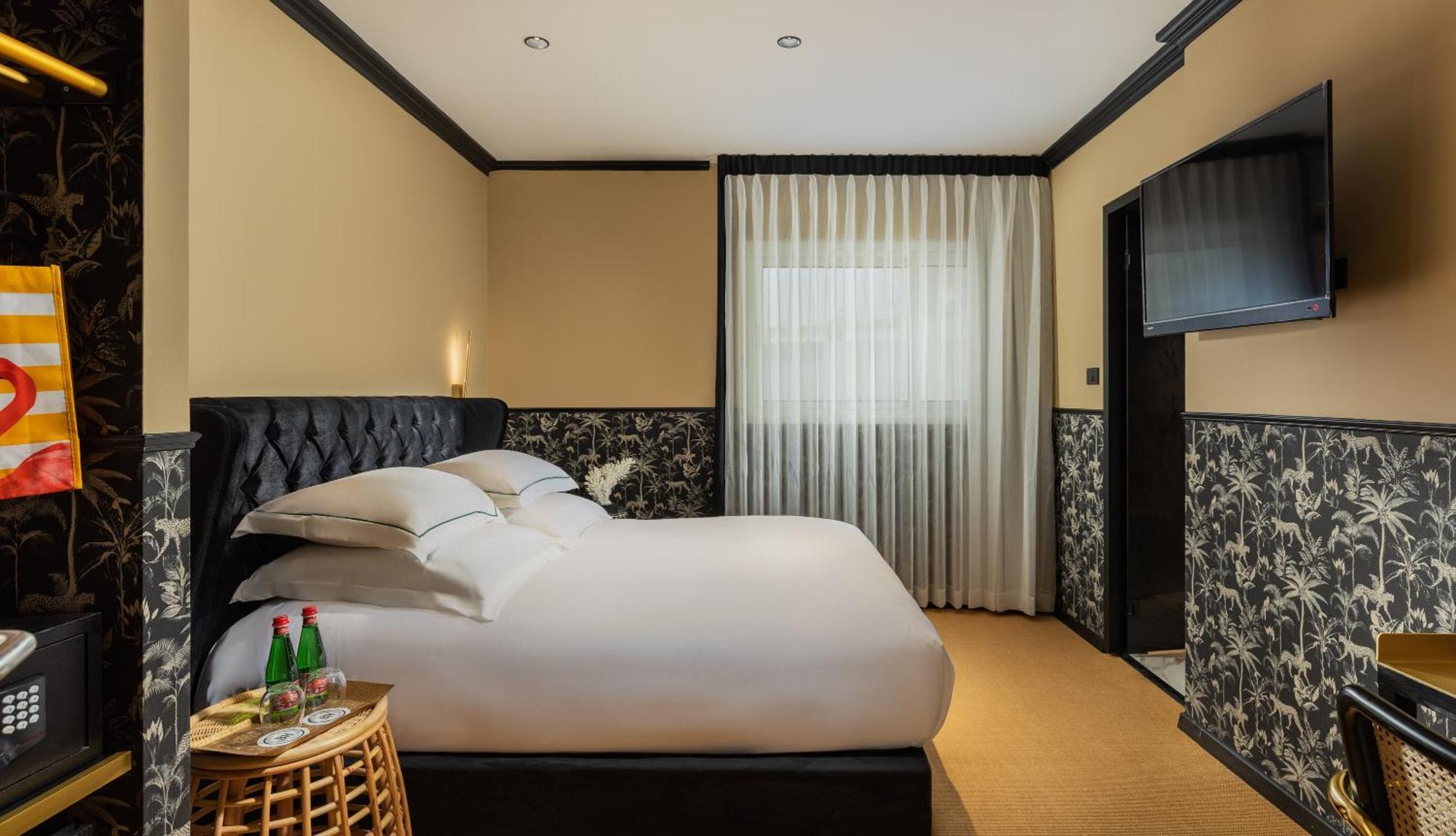 Beach Hotel By Zvieli Hotels Тел Авив Стая снимка